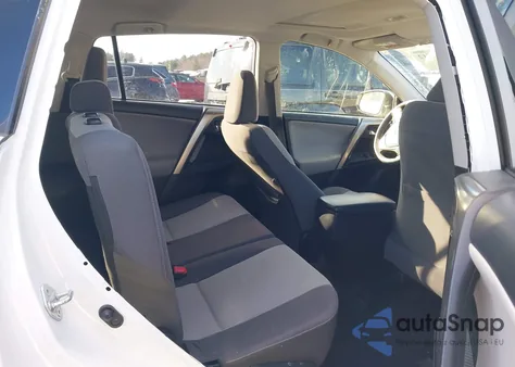 2015 Toyota Rav4 Xle z USA, uszkodzony, nr VIN JTMRFREV5FD153859